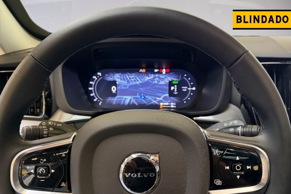 VOLVO XC60 2.0 T8 PHEV PLUS AWD GEARTRONIC 2025/2026